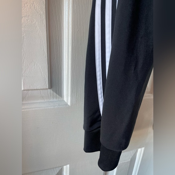 Adidas Jogger Tracksuit, Size XL/2XL - Picture 7 of 7